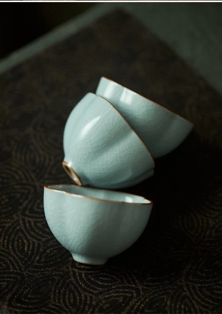 Handmade Sky Blue Ceramic Tea Cup – Ice-Crack Glaze | MDTEA